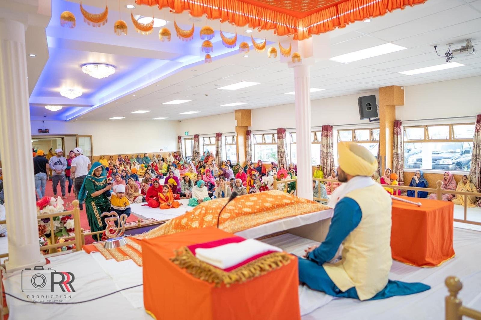 Sukhpreet Singh Khalsa Dhadi Jatha performing